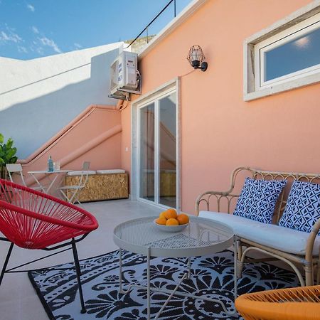 Lovelystay - Sunny 1Bdr Apartment W/Terrace Lisbon Luaran gambar