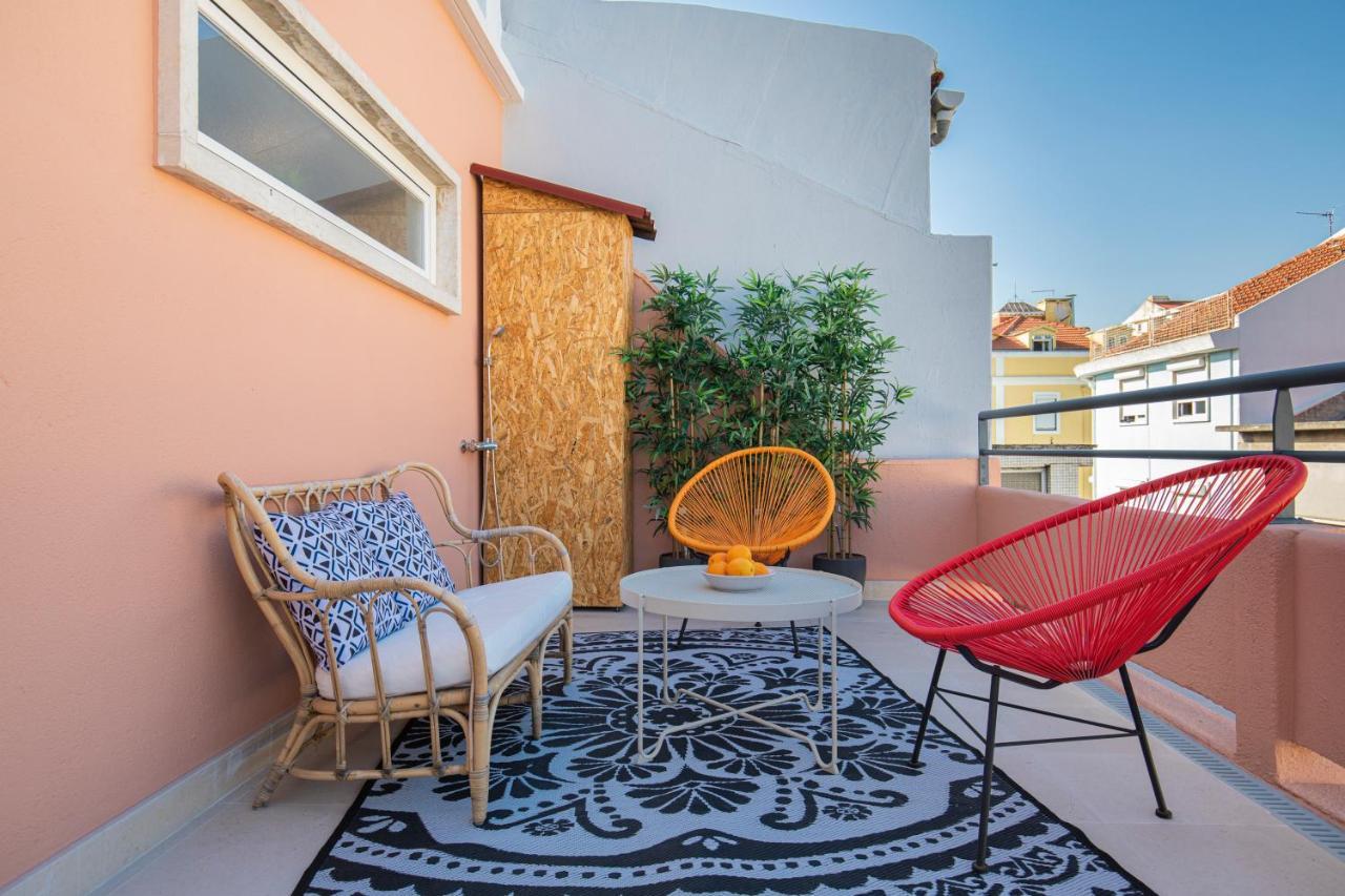 Lovelystay - Sunny 1Bdr Apartment W/Terrace Lisbon Luaran gambar