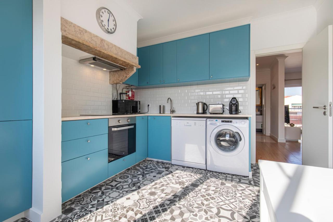 Lovelystay - Sunny 1Bdr Apartment W/Terrace Lisbon Luaran gambar