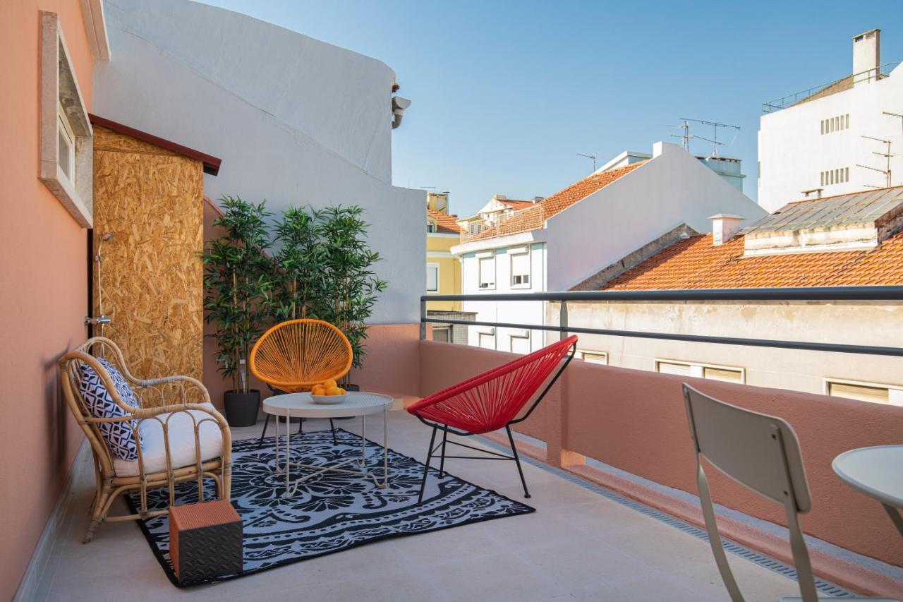 Lovelystay - Sunny 1Bdr Apartment W/Terrace Lisbon Luaran gambar