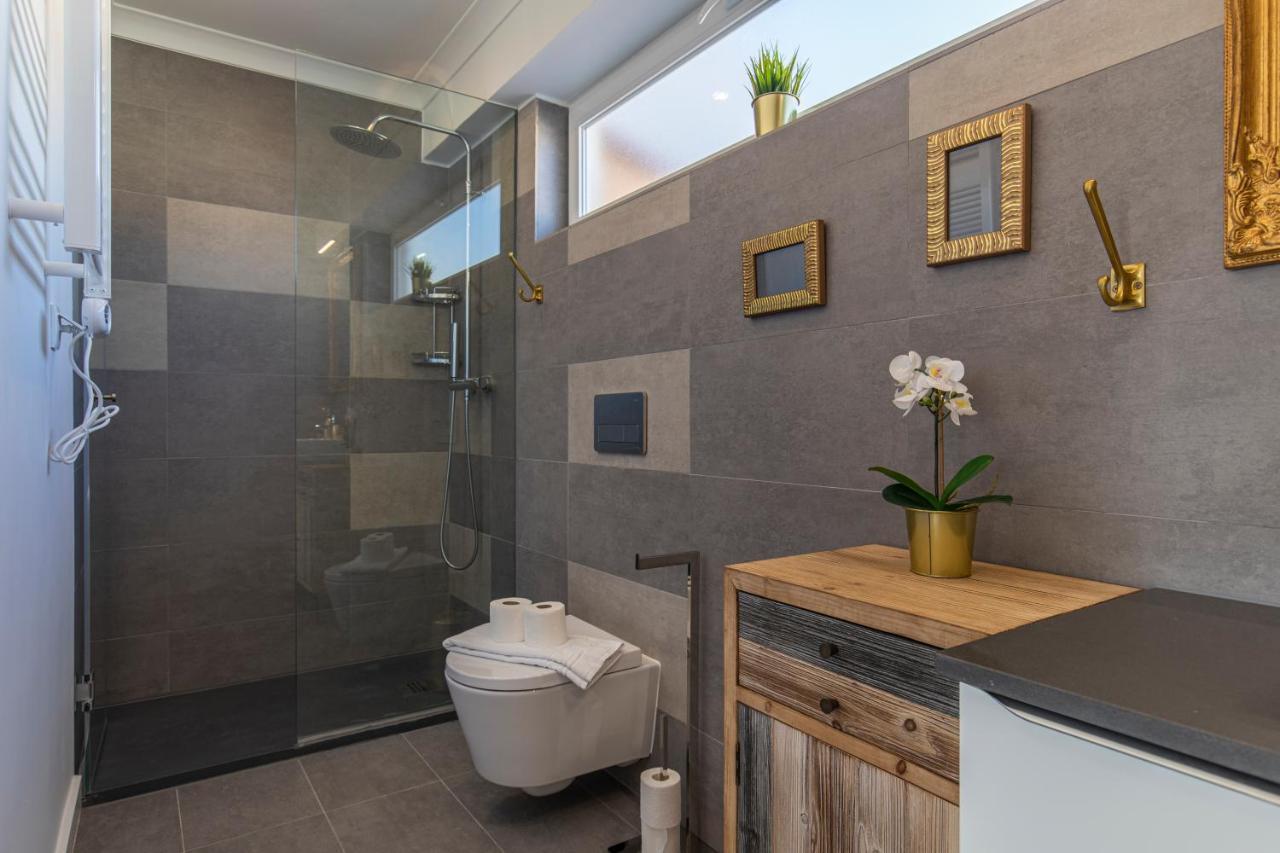 Lovelystay - Sunny 1Bdr Apartment W/Terrace Lisbon Luaran gambar