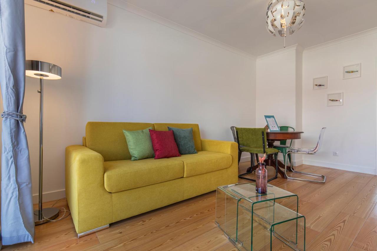 Lovelystay - Sunny 1Bdr Apartment W/Terrace Lisbon Luaran gambar