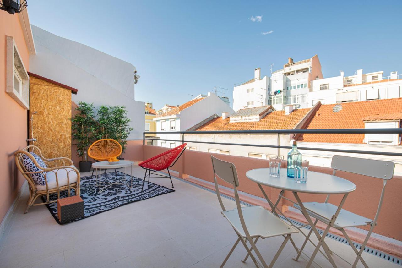 Lovelystay - Sunny 1Bdr Apartment W/Terrace Lisbon Luaran gambar
