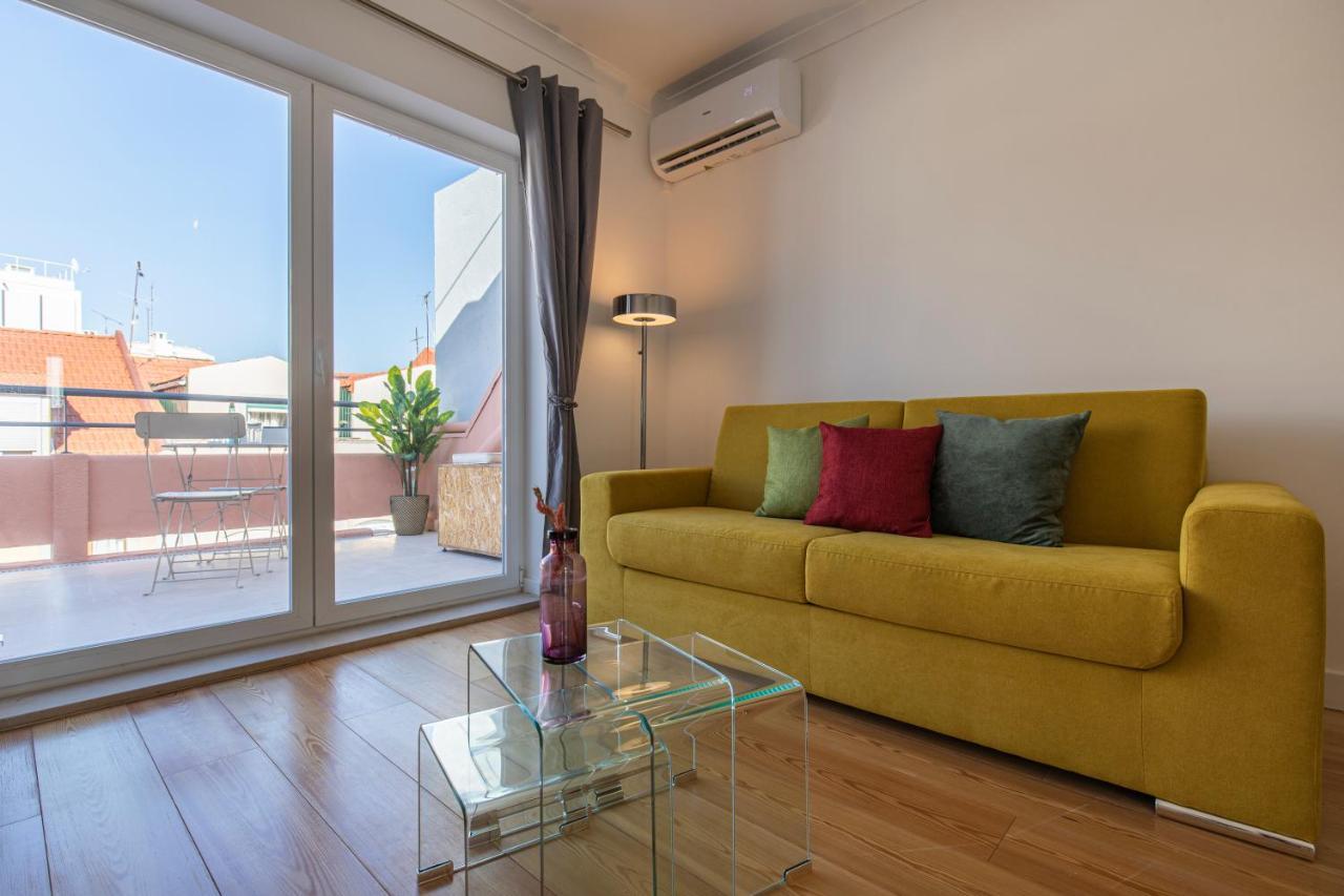 Lovelystay - Sunny 1Bdr Apartment W/Terrace Lisbon Luaran gambar